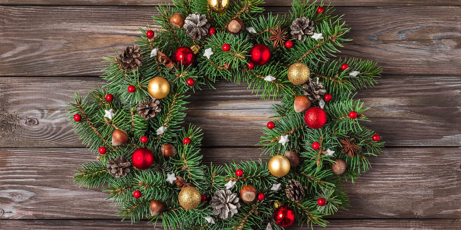 bigstock-Festive-Christmas-Wreath-Made–335760694(1)